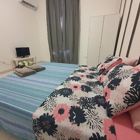 Chafbius Downtown Deluxe Villa Cagliari Bagian luar foto